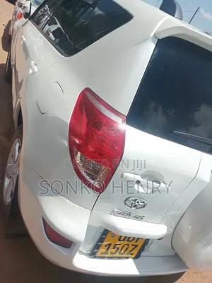 Toyota RAV4 2005 White