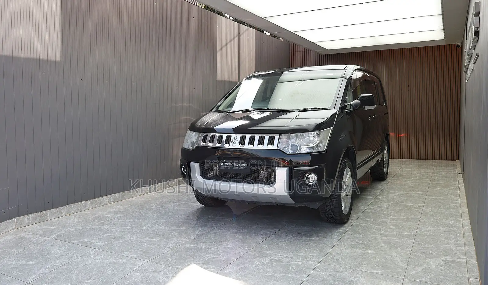 Mitsubishi Delica 2013 Black