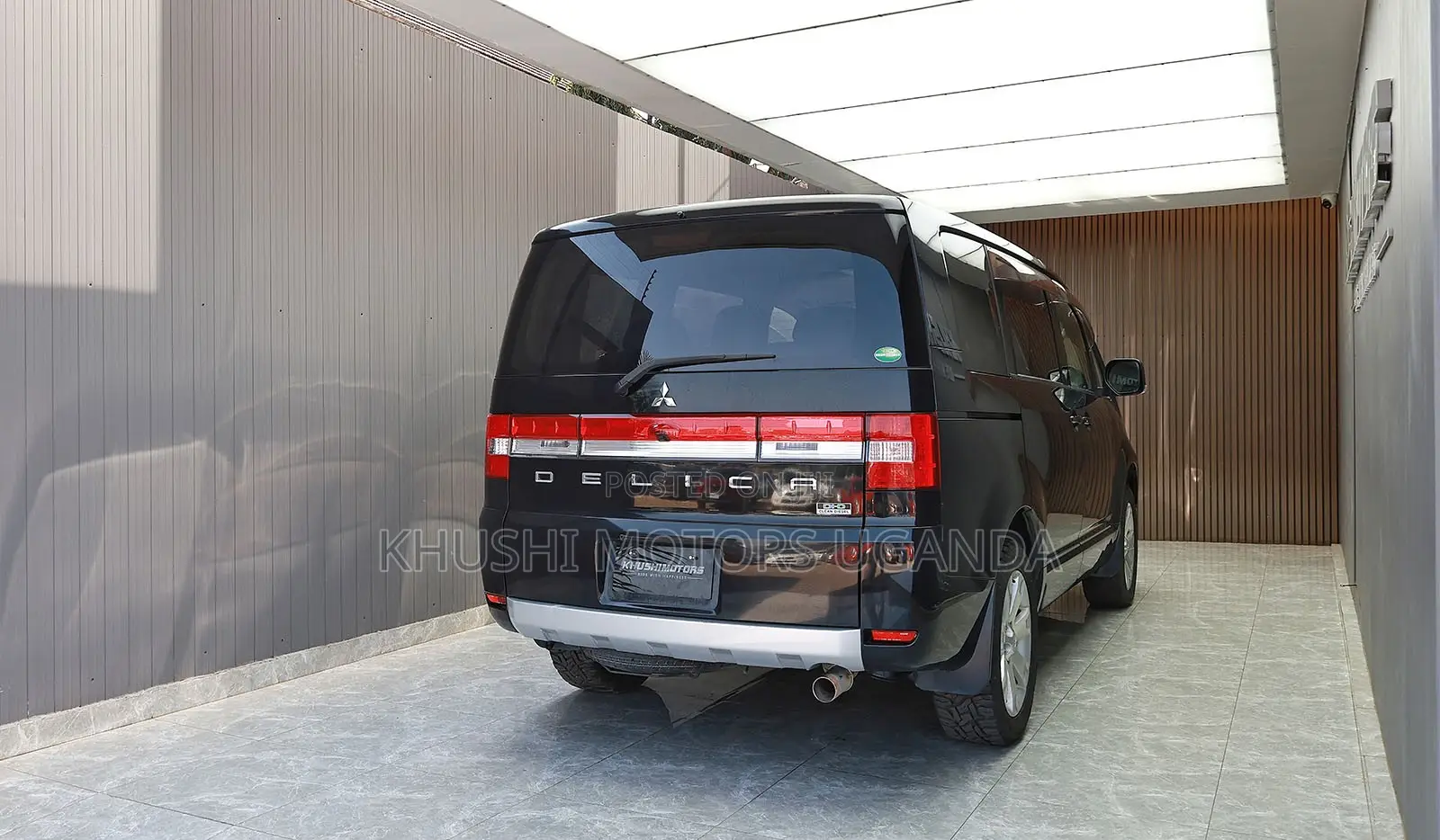 Mitsubishi Delica 2013 Black