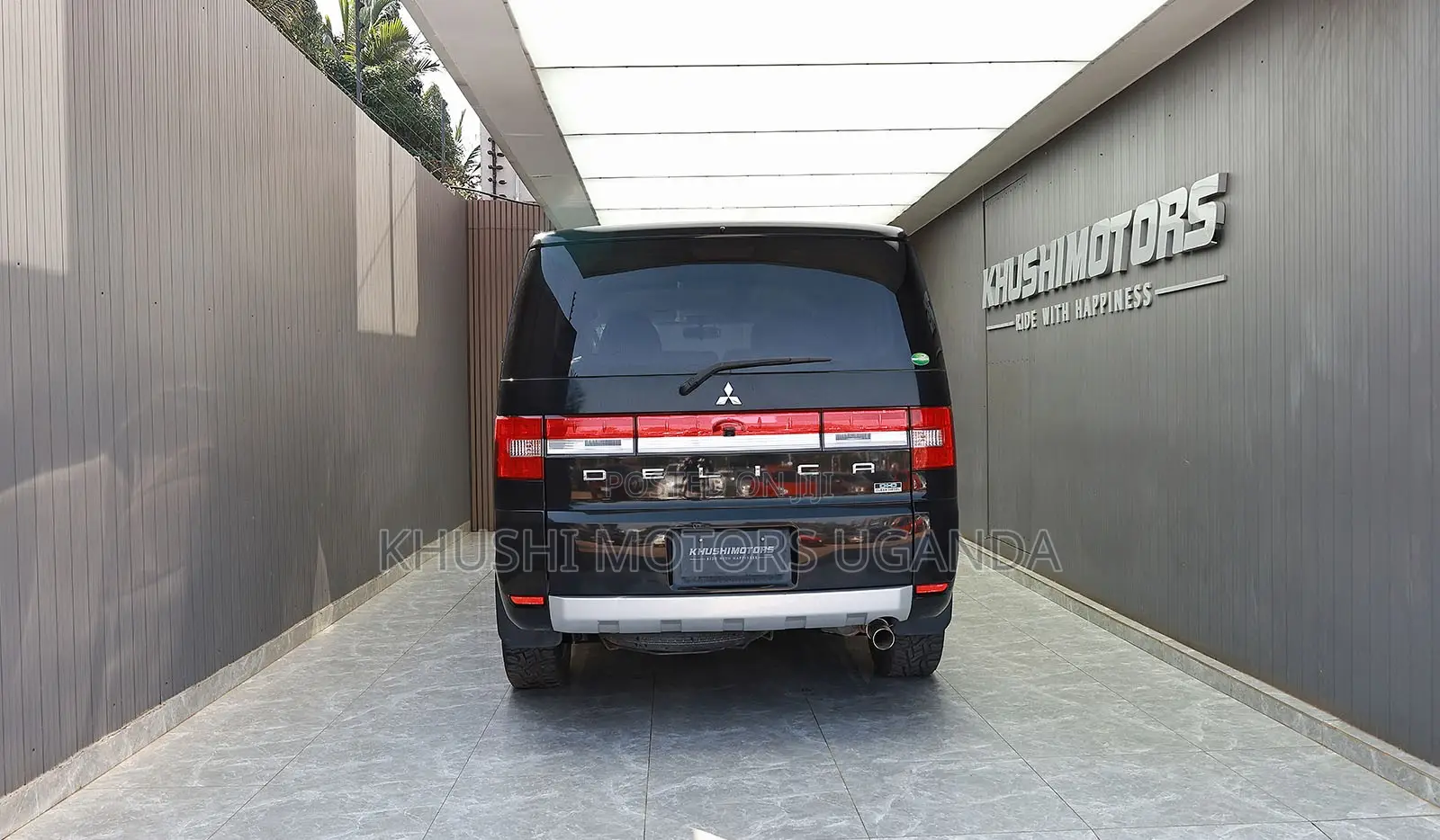 Mitsubishi Delica 2013 Black