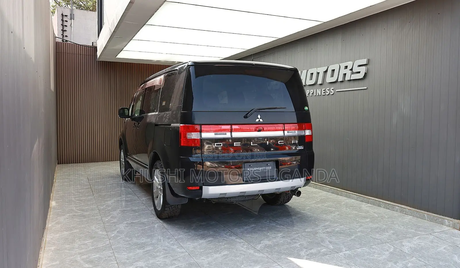 Mitsubishi Delica 2013 Black