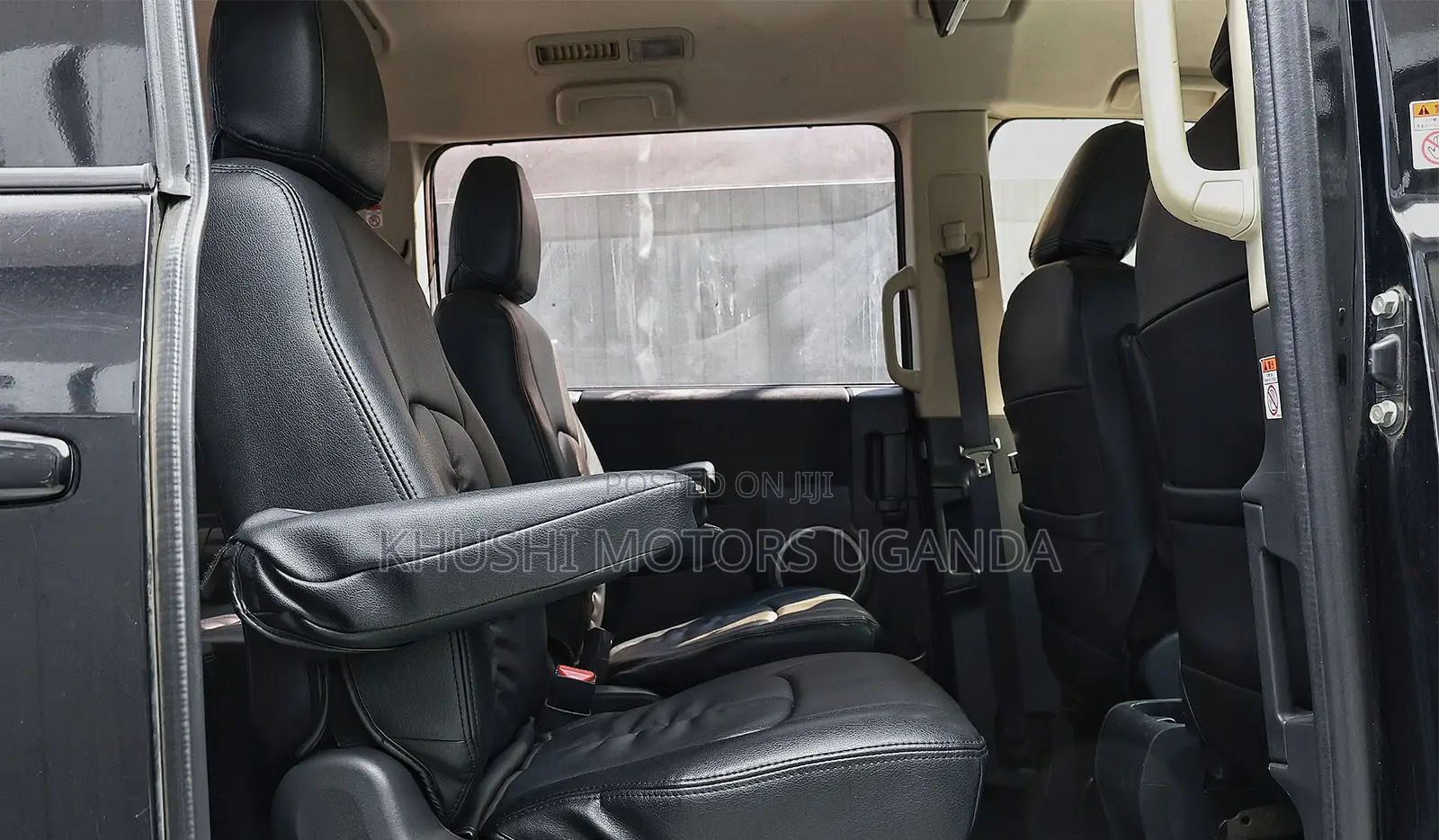 Mitsubishi Delica 2013 Black