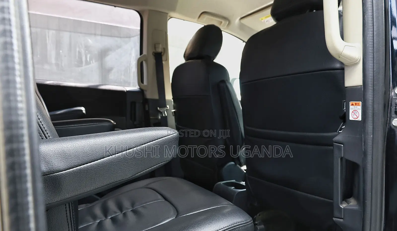 Mitsubishi Delica 2013 Black