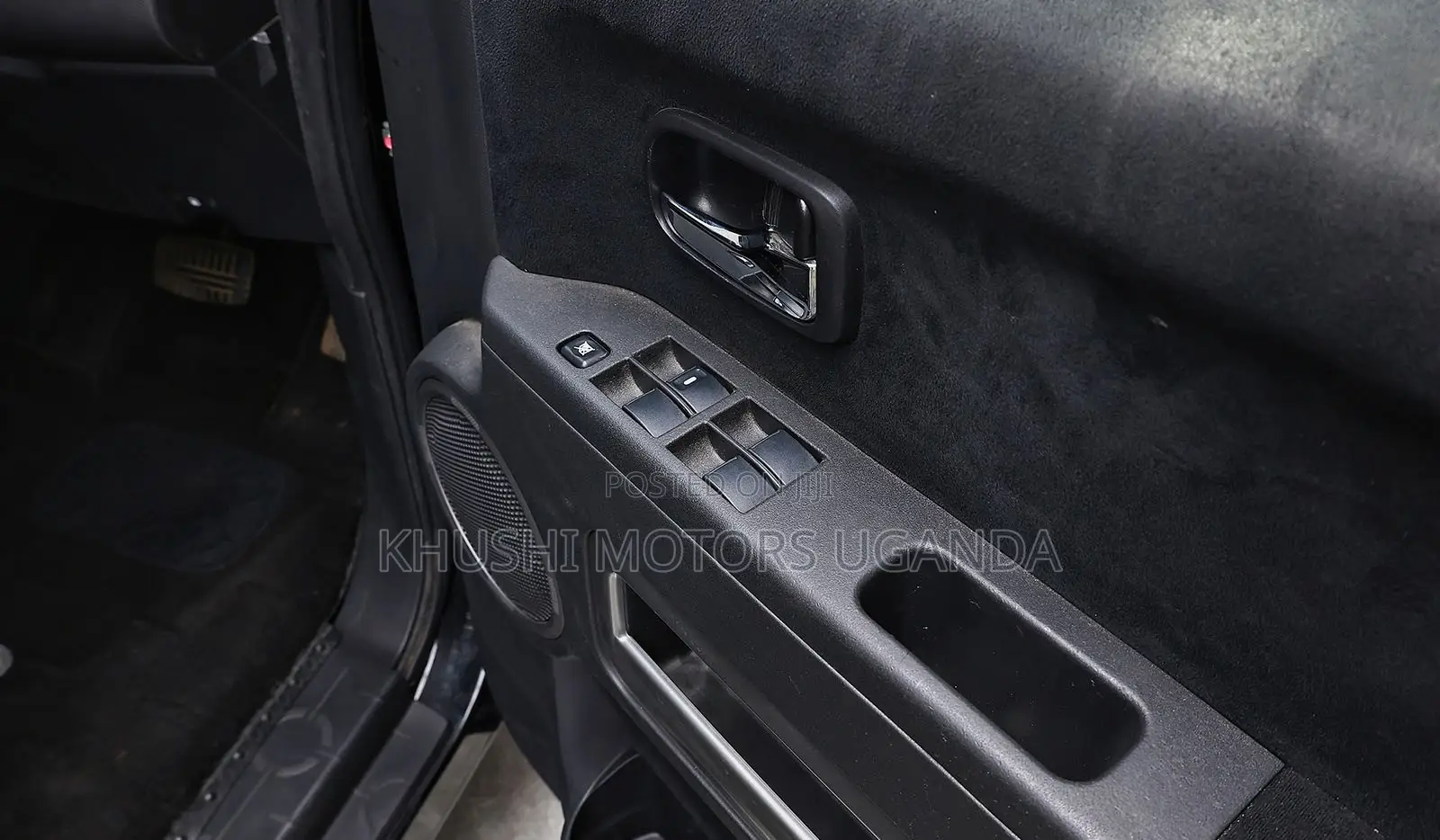 Mitsubishi Delica 2013 Black