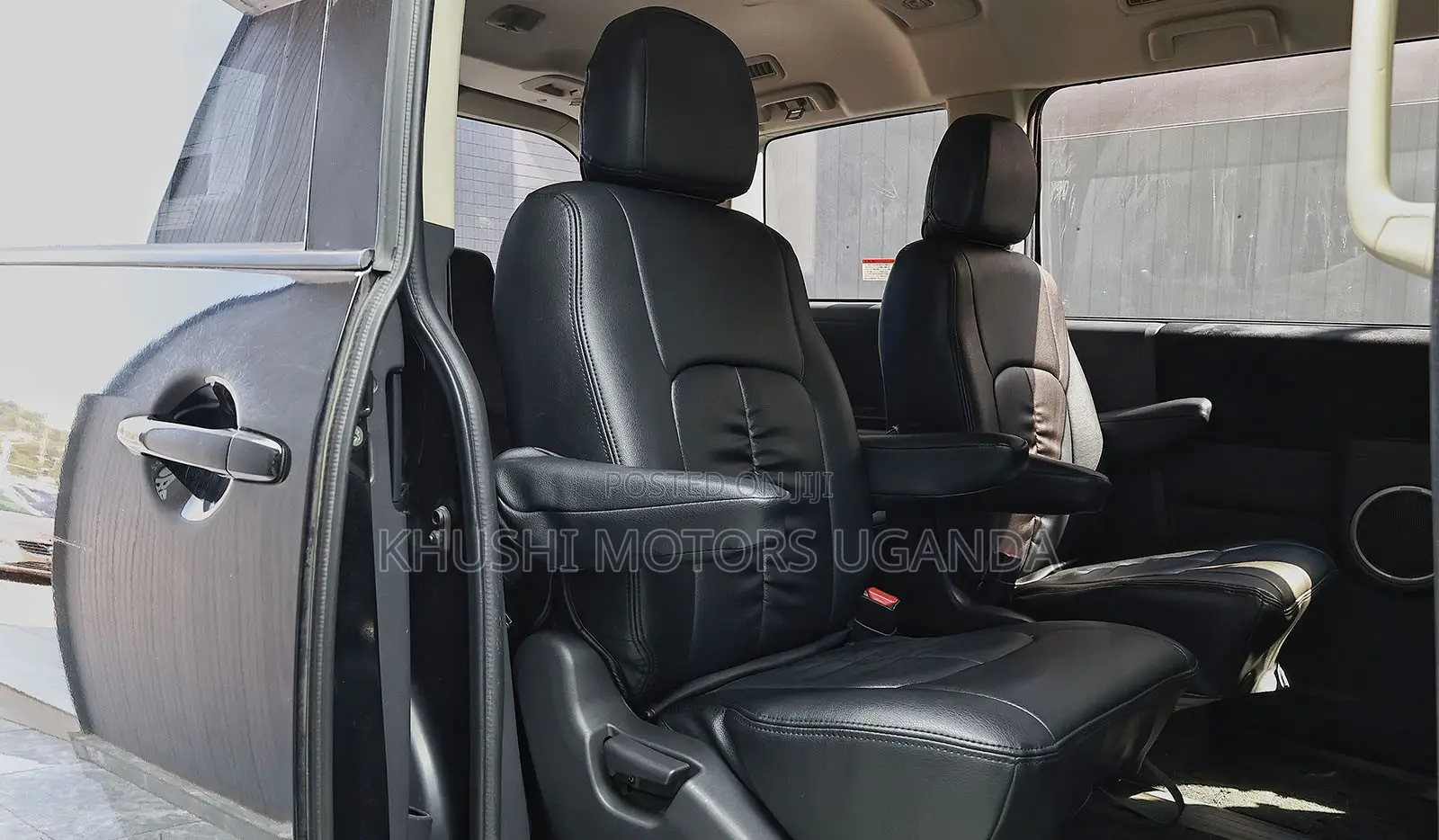 Mitsubishi Delica 2013 Black