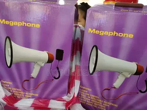 Handheld Megaphone Bullhorn With Siren and Detachable Mic (400M Range)