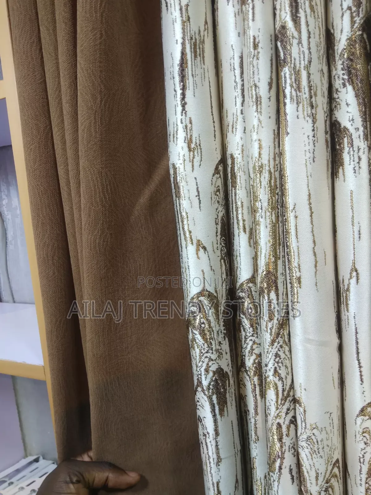 Brown Entrance and Windows Coverture Per Metre