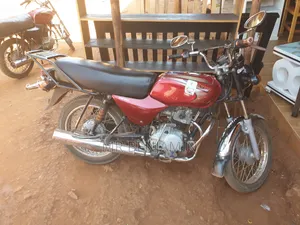 Bajaj Boxer 100 2024 Red
