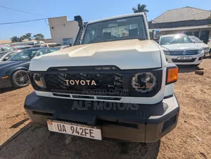Toyota Land Cruiser Prado 2014 White