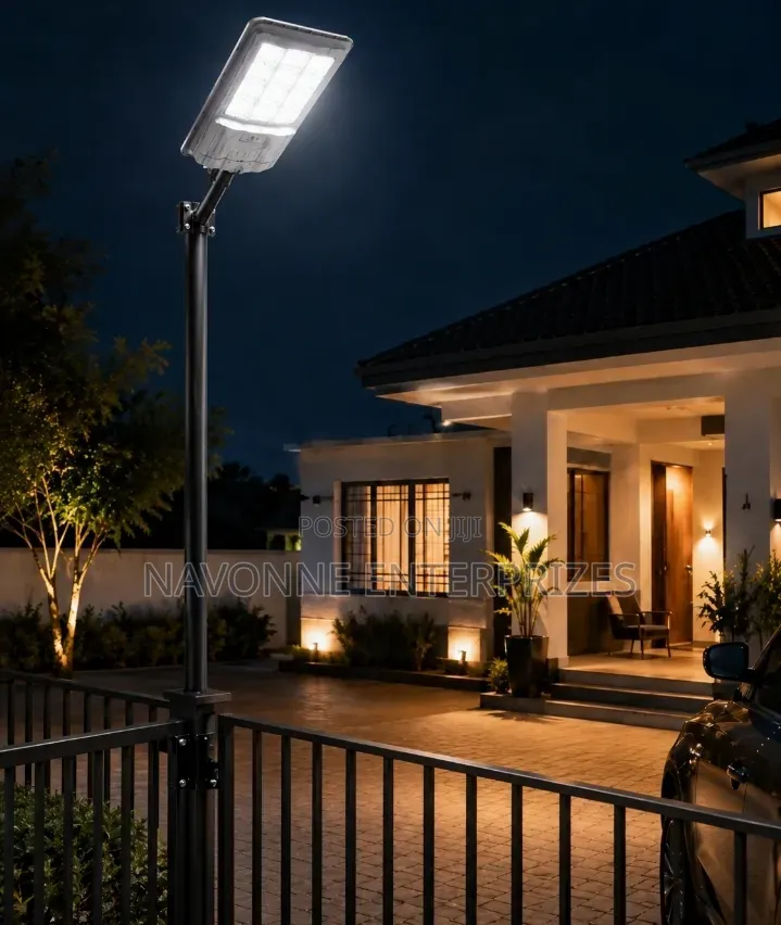 Heavy-Duty 400W Integrated Solar Street Light for Outdoor Security