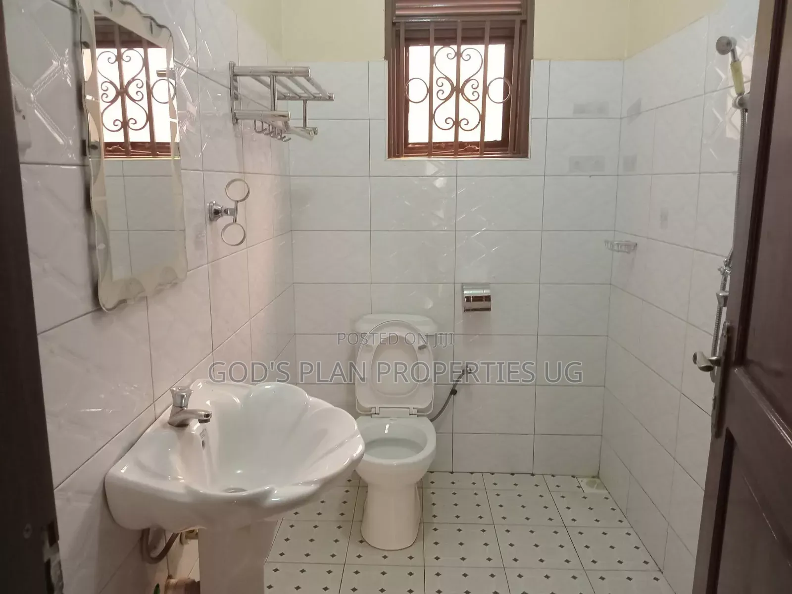 2bdrm Bungalow in Wakaliga Estate, Central Division for rent