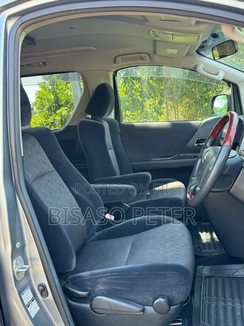 Toyota Alphard 2.4 Petrol FWD 2010 Silver