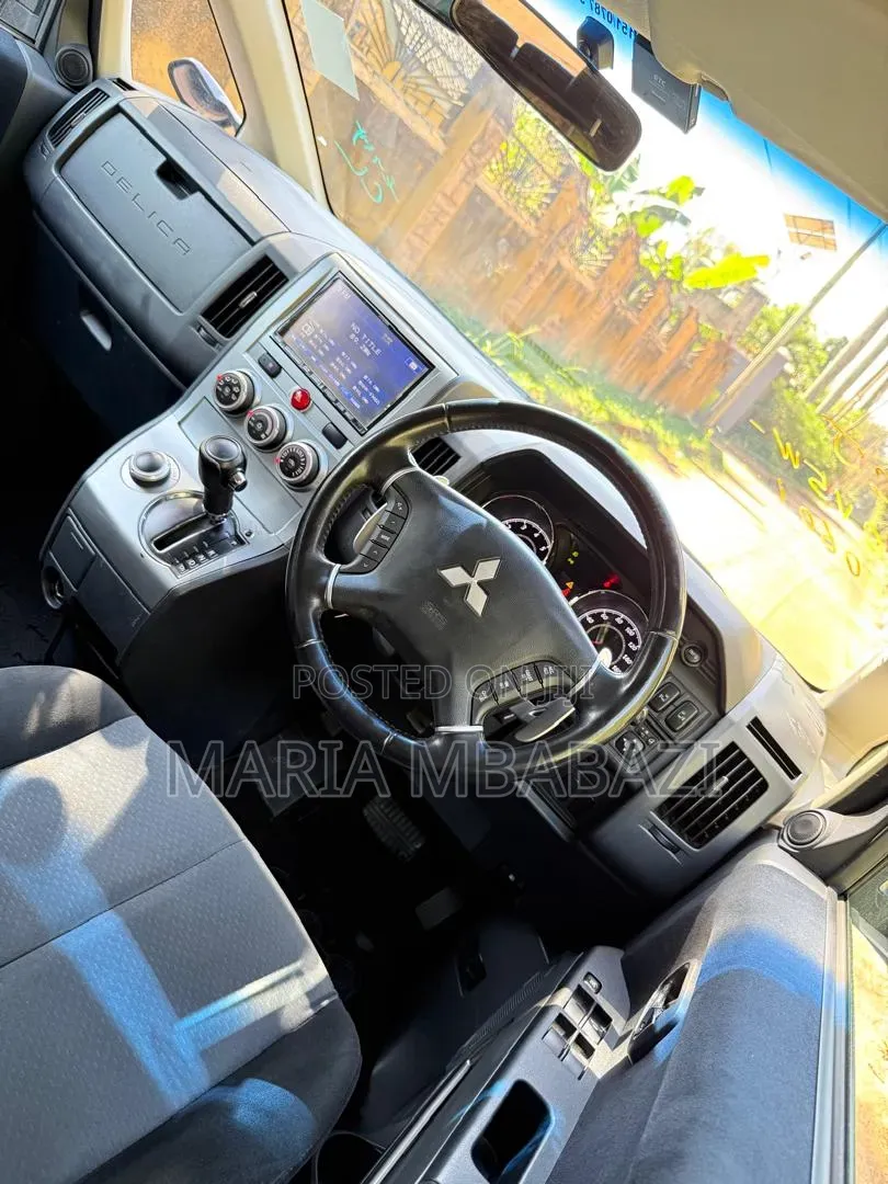 Mitsubishi Delica 2011 Black