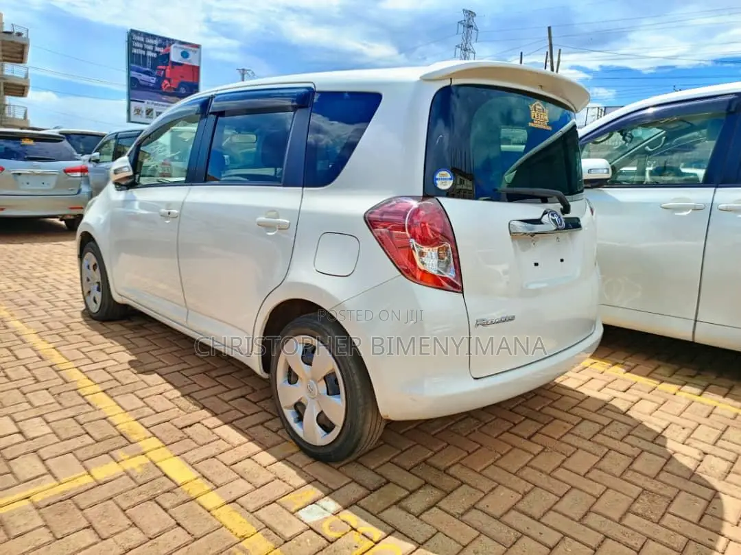 Toyota Ractis 1.5 FWD 2010 White