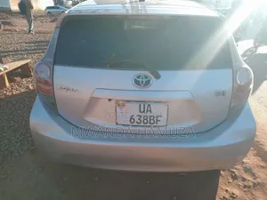 Toyota Aqua 2012 Silver