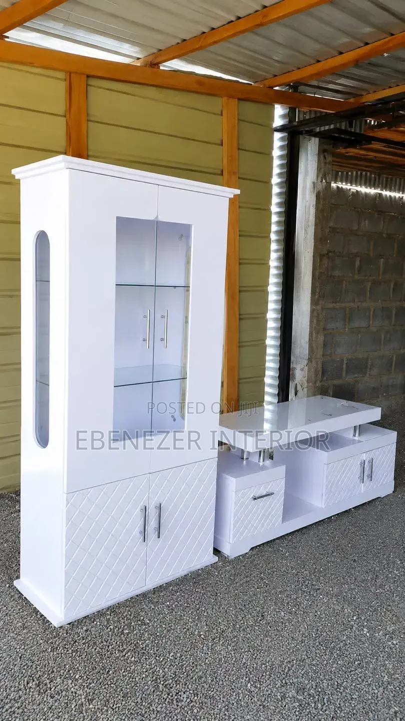White Stand TVS