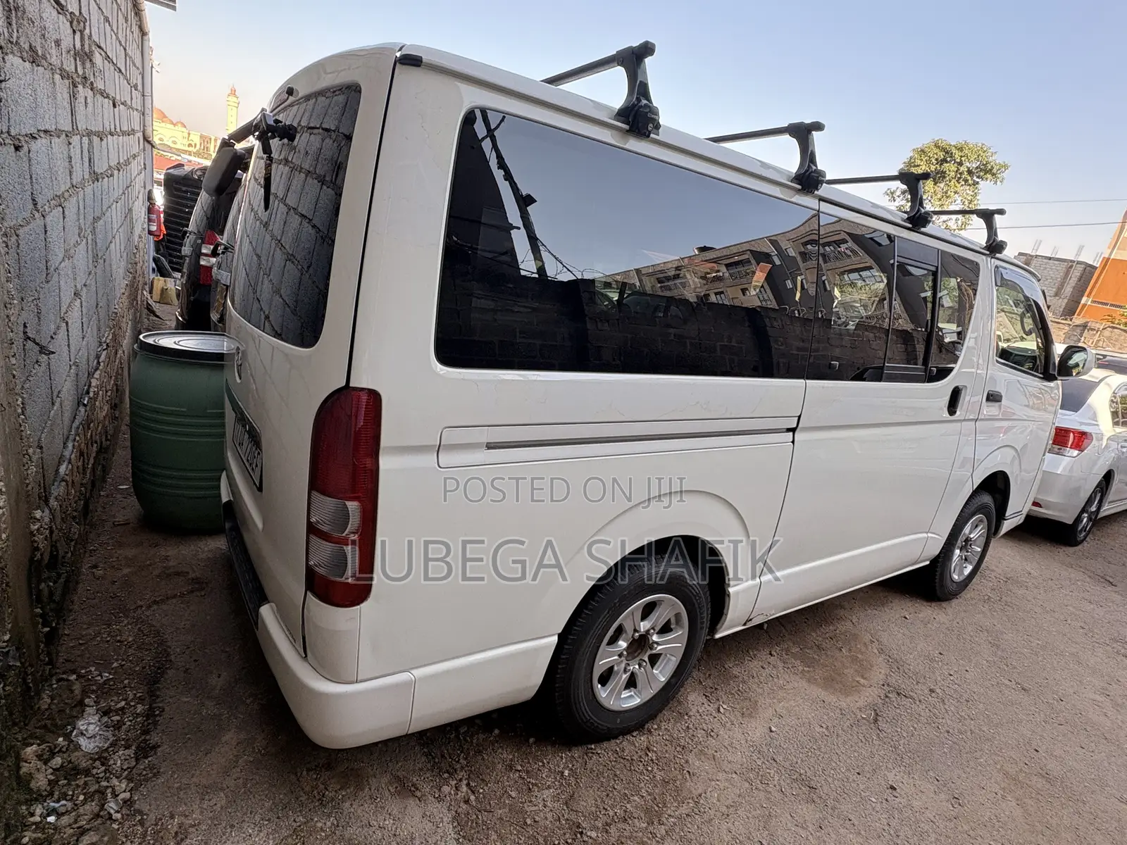 Toyota HiAce 2012 White
