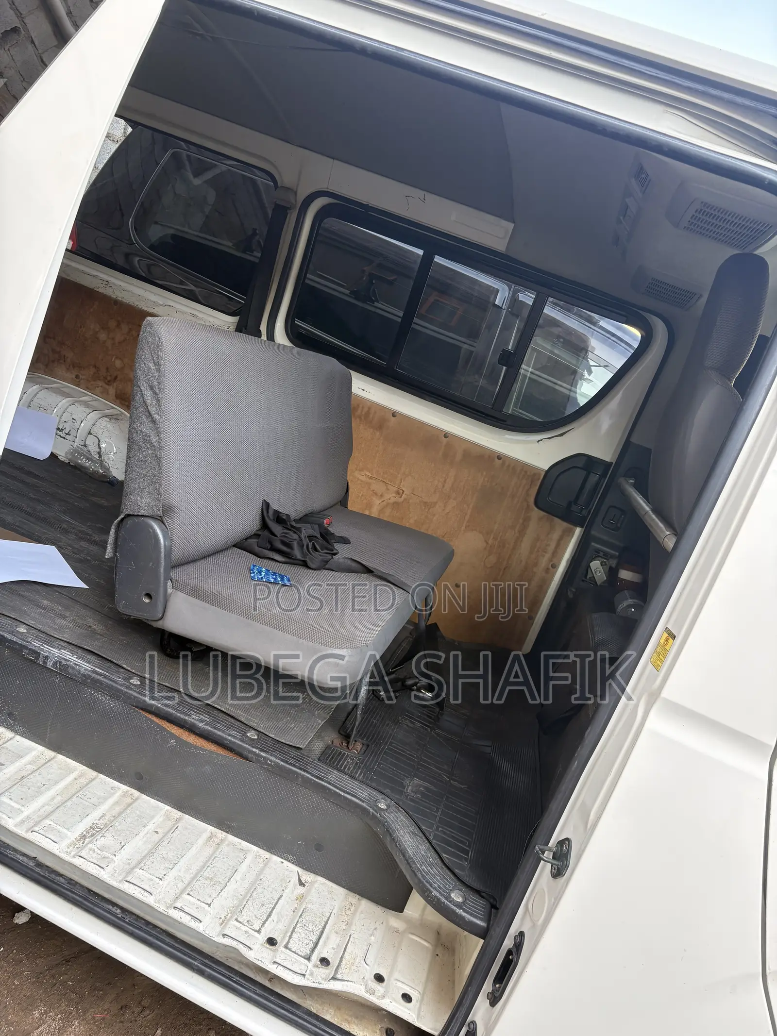 Toyota HiAce 2012 White
