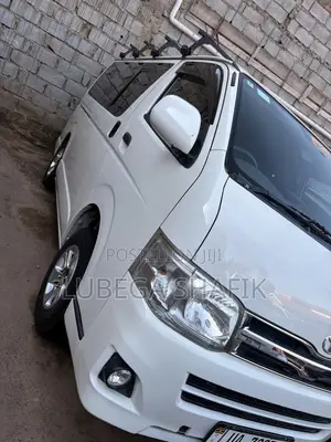 Toyota HiAce 2012 White