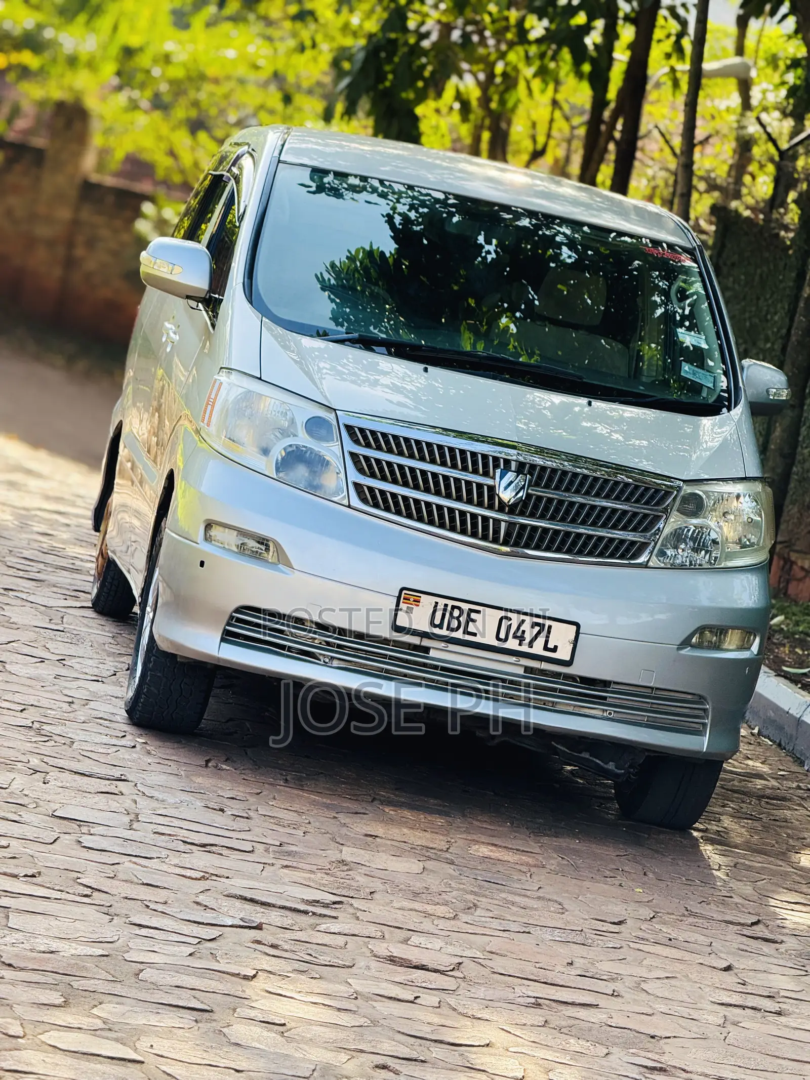 Toyota Alphard 2.4 Petrol FWD 2006 Silver