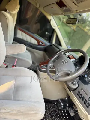 Toyota Alphard 2.4 Petrol FWD 2006 Silver