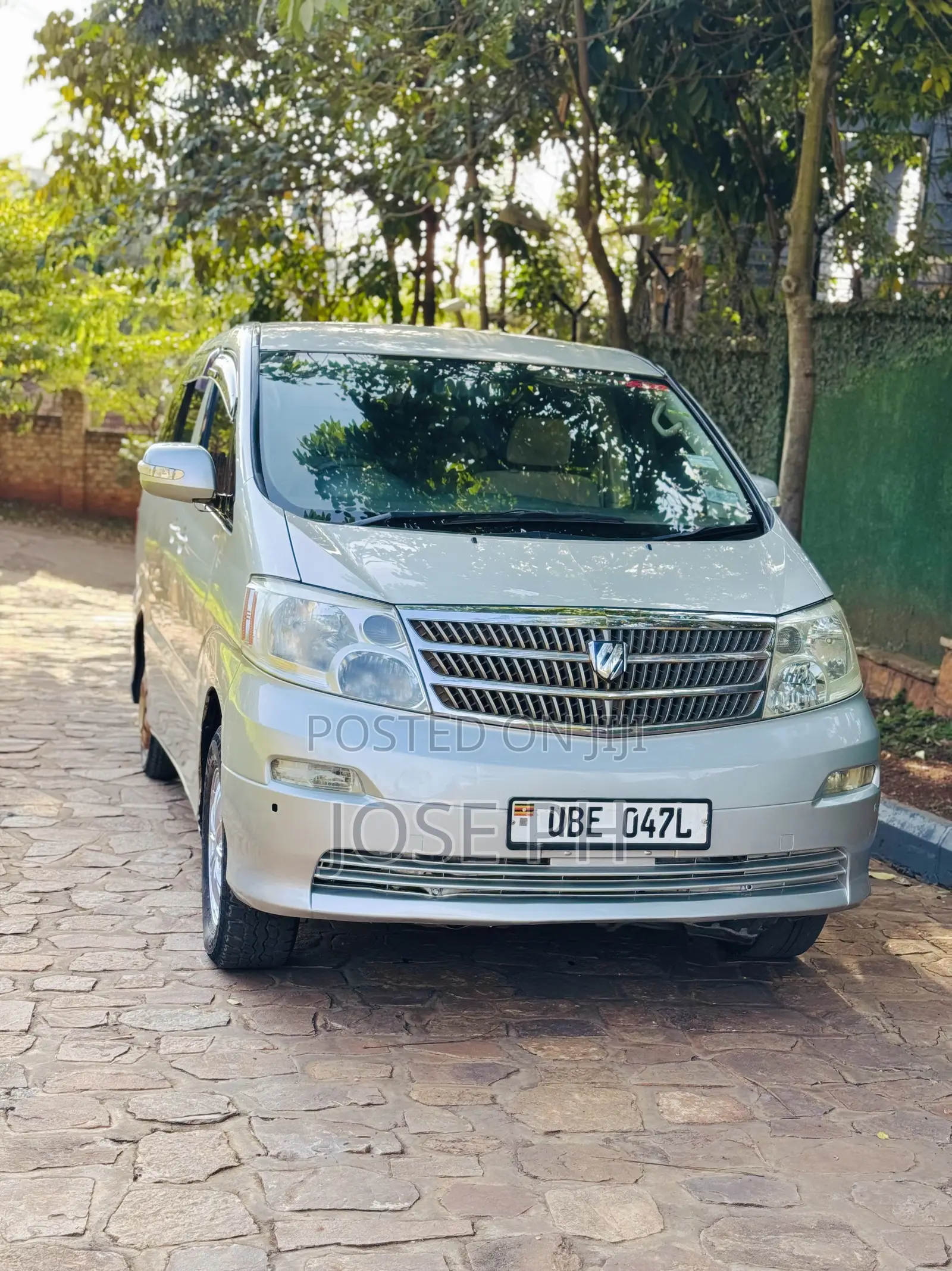 Toyota Alphard 2.4 Petrol FWD 2006 Silver