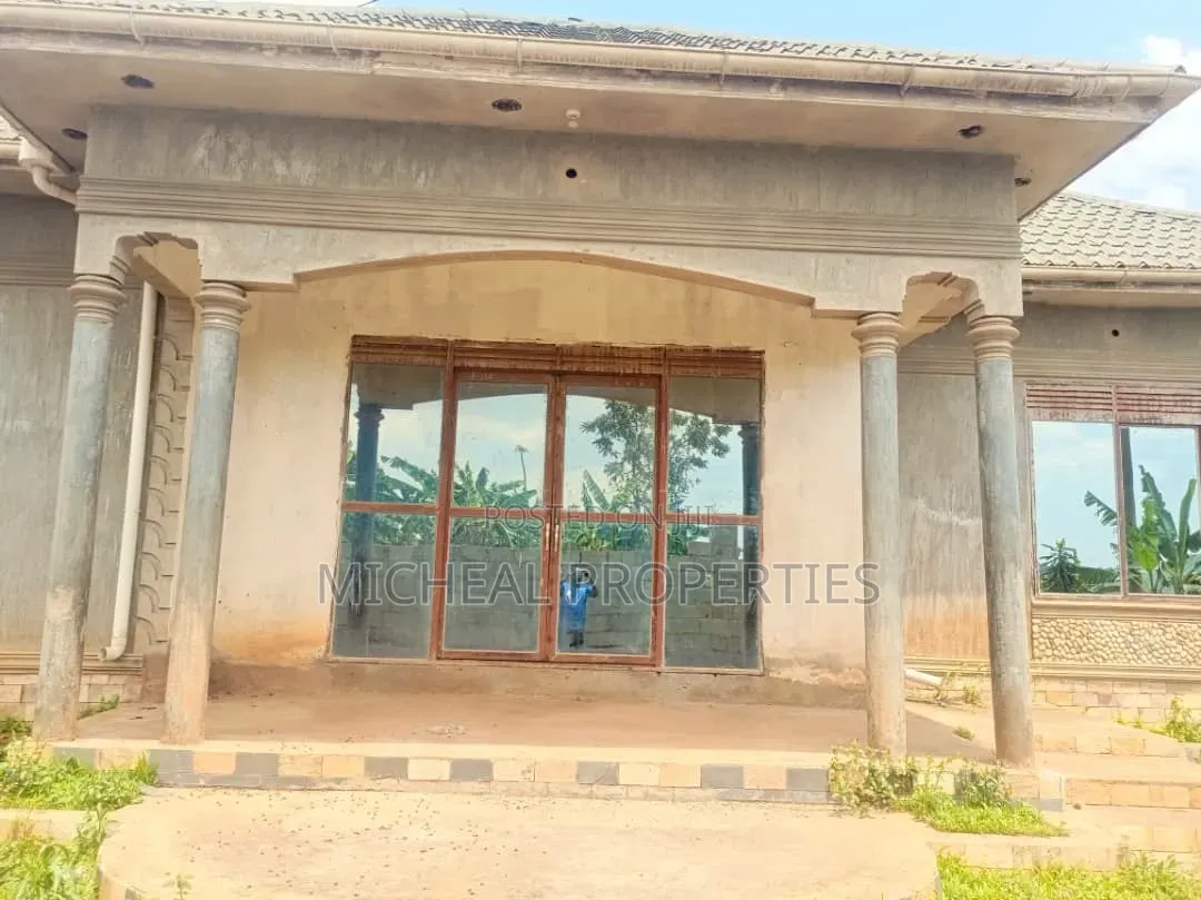 3bdrm House in Mpelerwe Buwambo At, Kawempe for sale