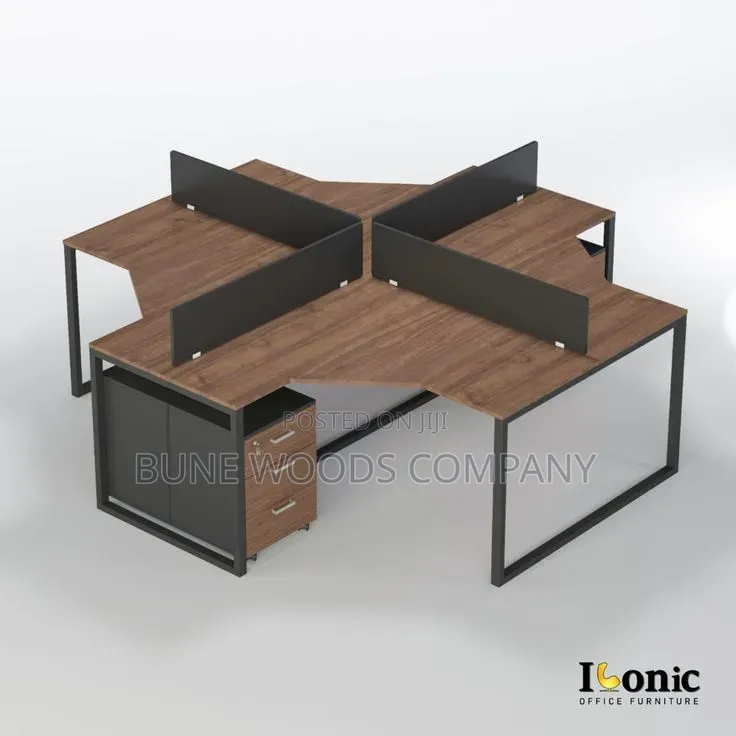 Curved 4people Seater Workstation Office Table