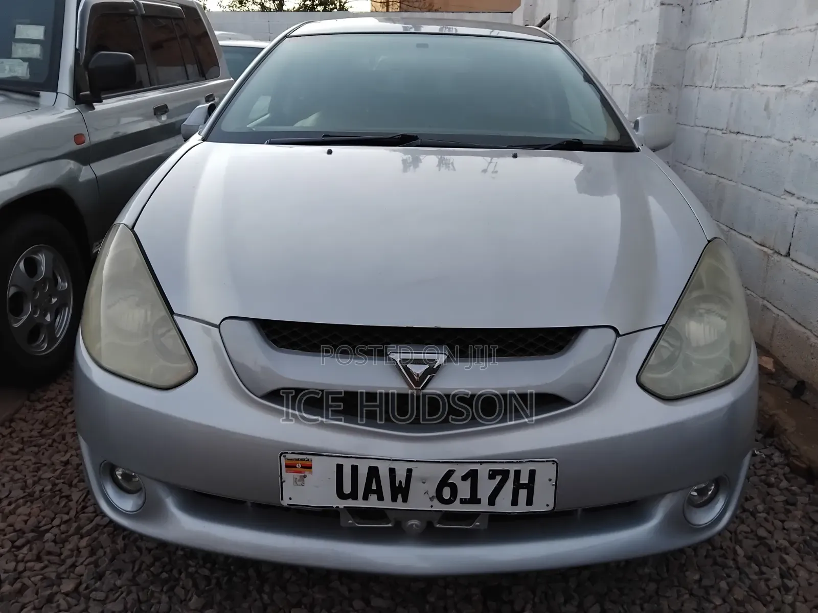 Toyota Caldina 2010 Silver
