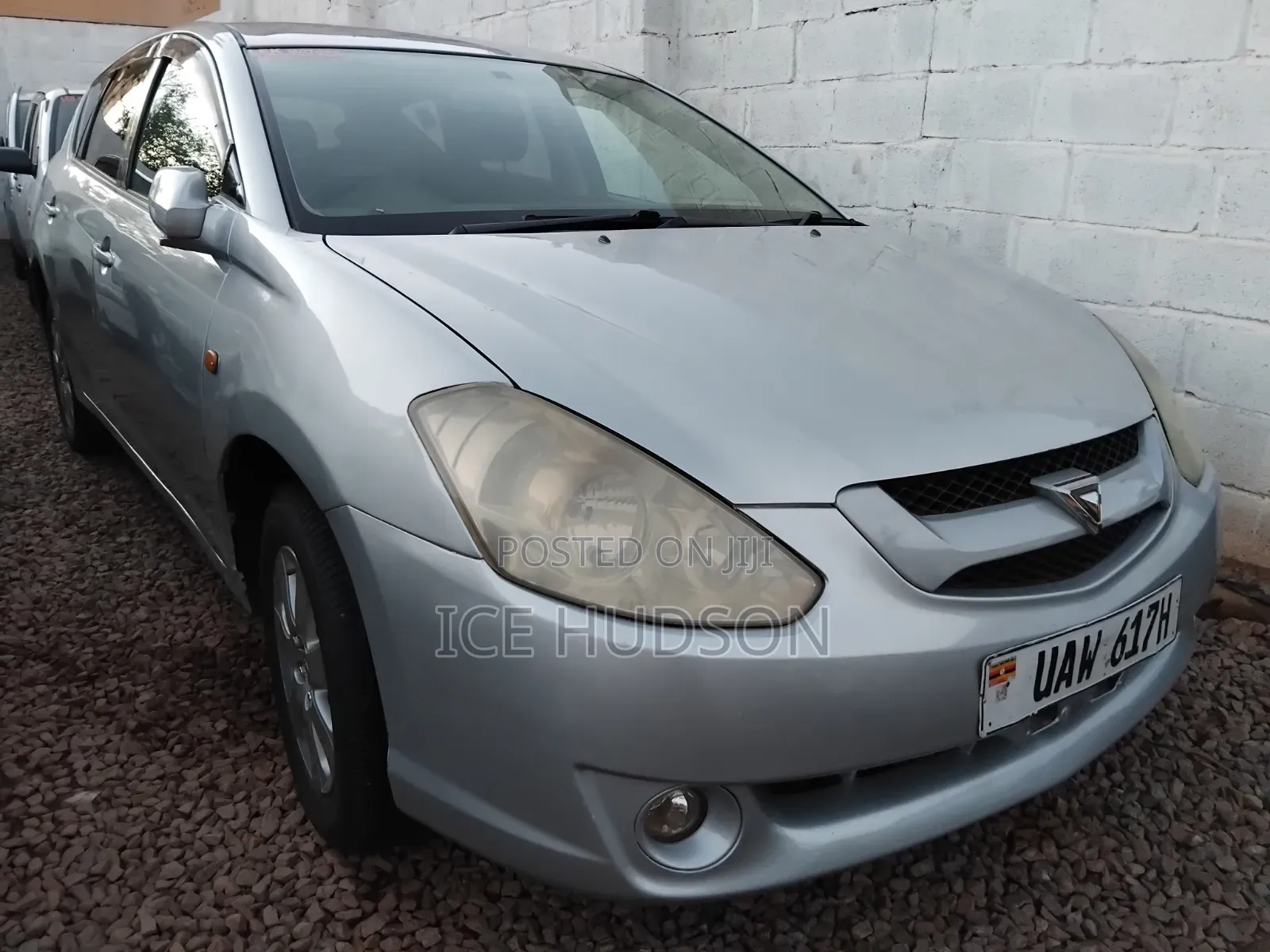 Toyota Caldina 2010 Silver