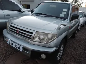 Mitsubishi Pajero IO 2000 Silver