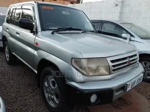 Mitsubishi Pajero IO 2000 Silver