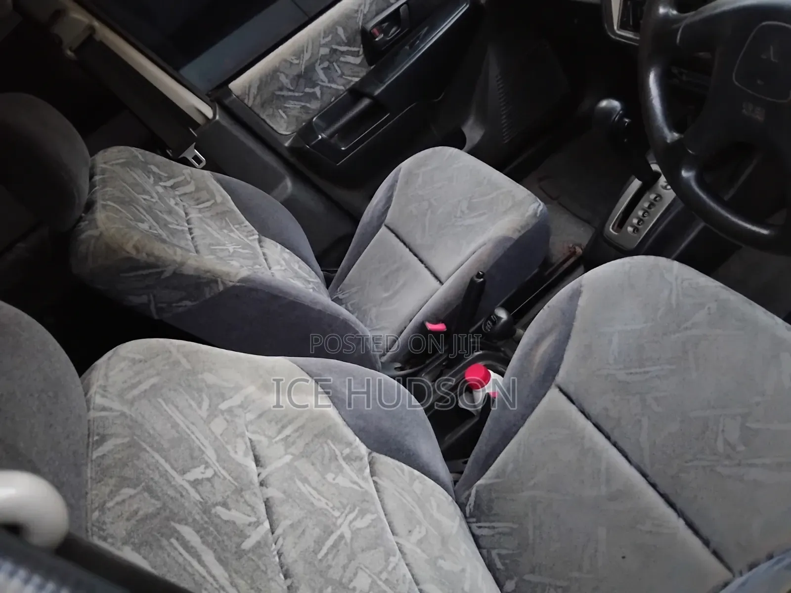 Mitsubishi Pajero IO 2000 Silver