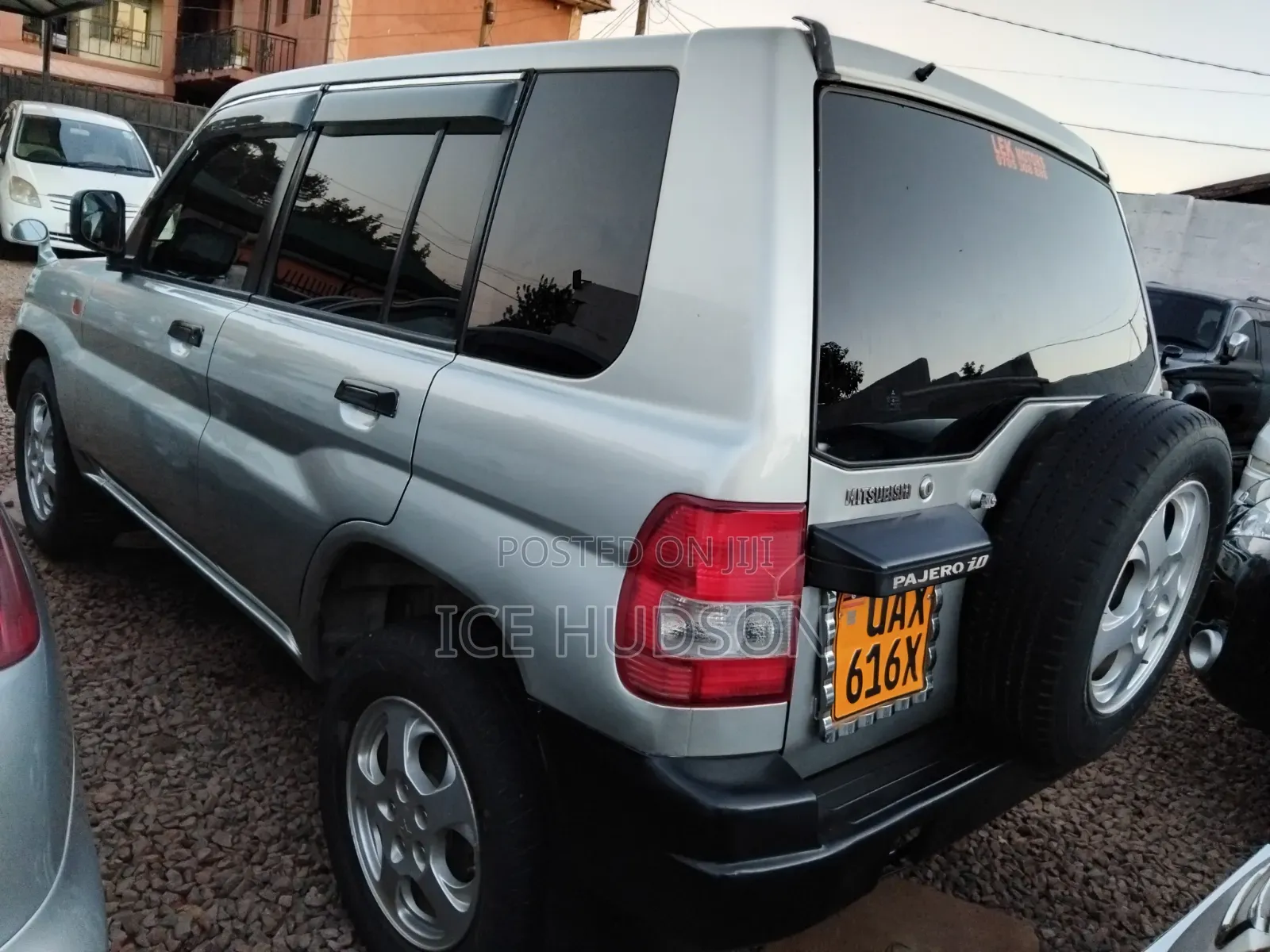 Mitsubishi Pajero IO 2000 Silver