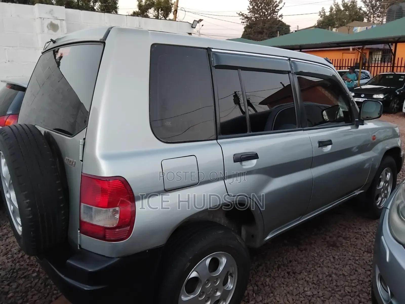 Mitsubishi Pajero IO 2000 Silver