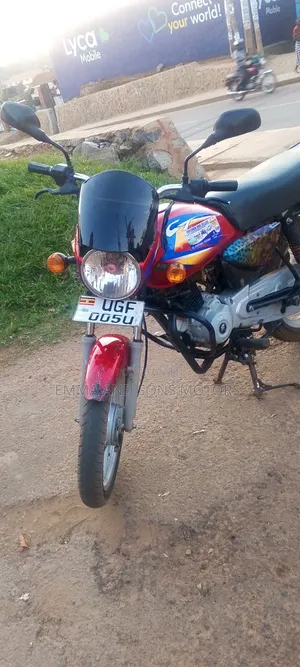 Bajaj Boxer 125 2024 Red