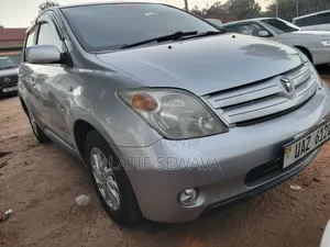 Toyota IST 2005 Silver