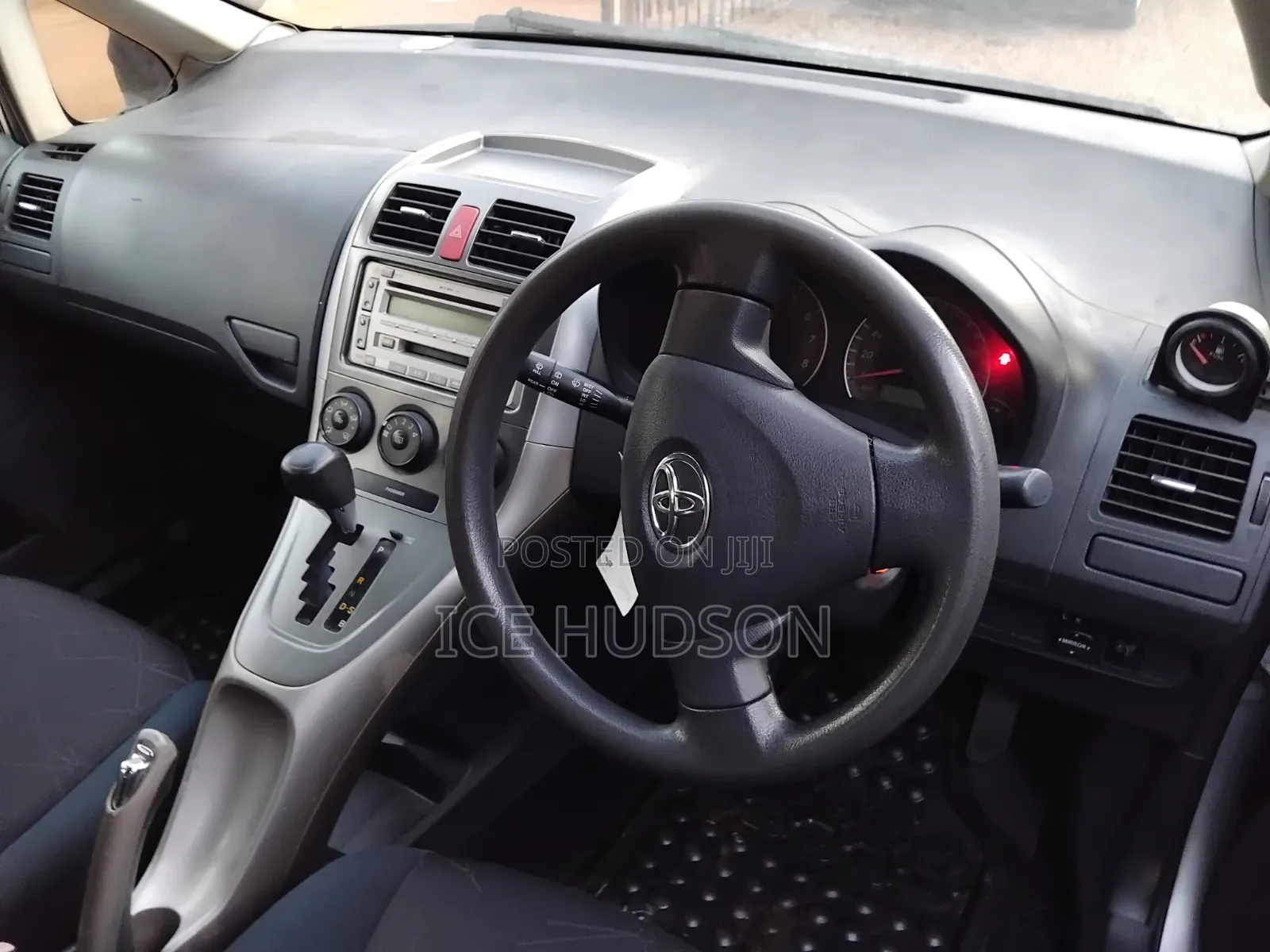Toyota Auris 2015 Silver