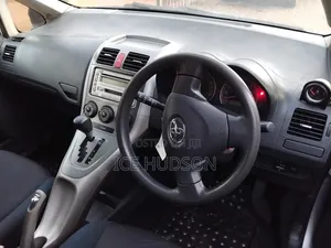 Toyota Auris 2015 Silver