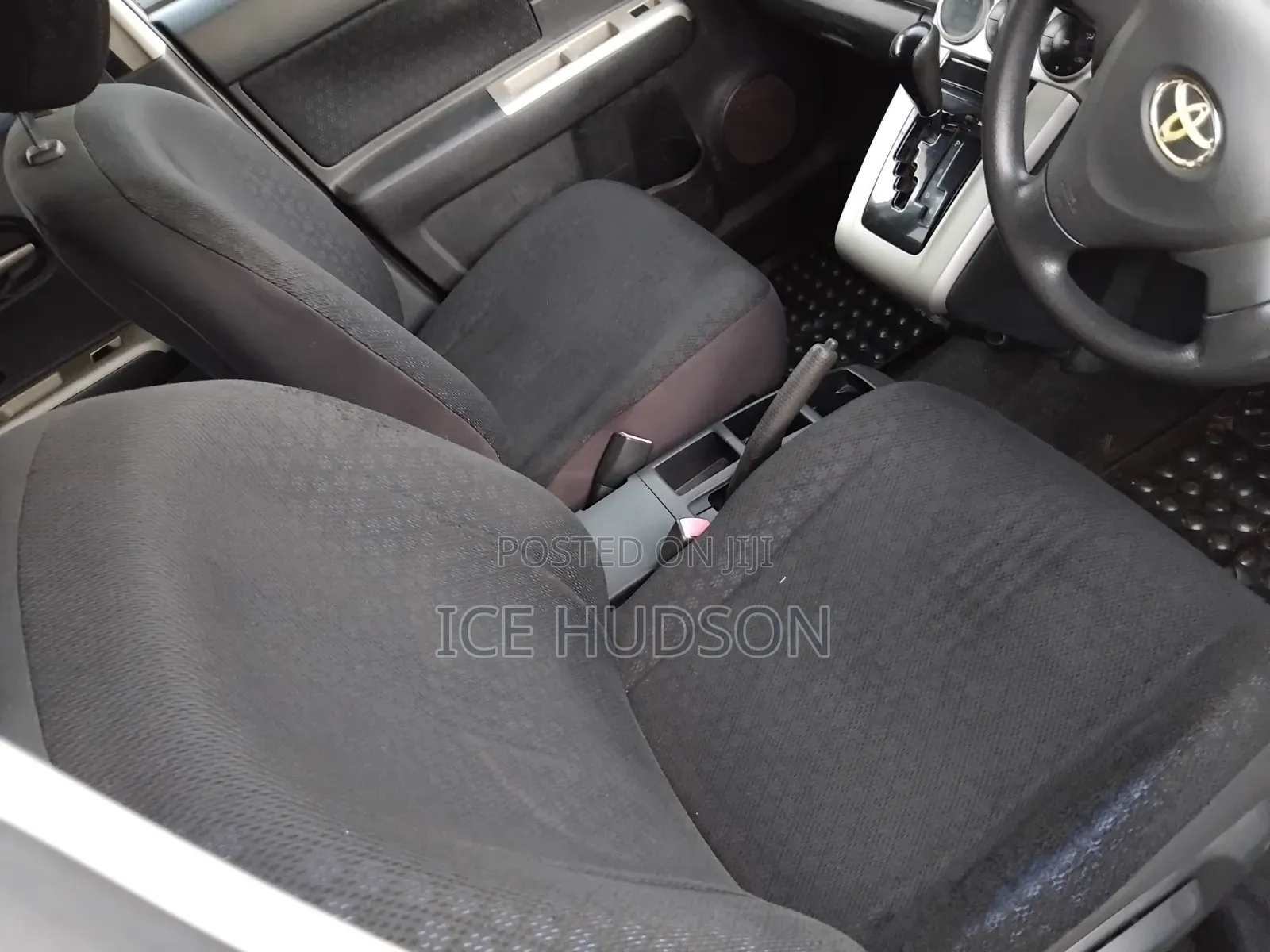 Toyota Corolla Rumion 2011 Ivory