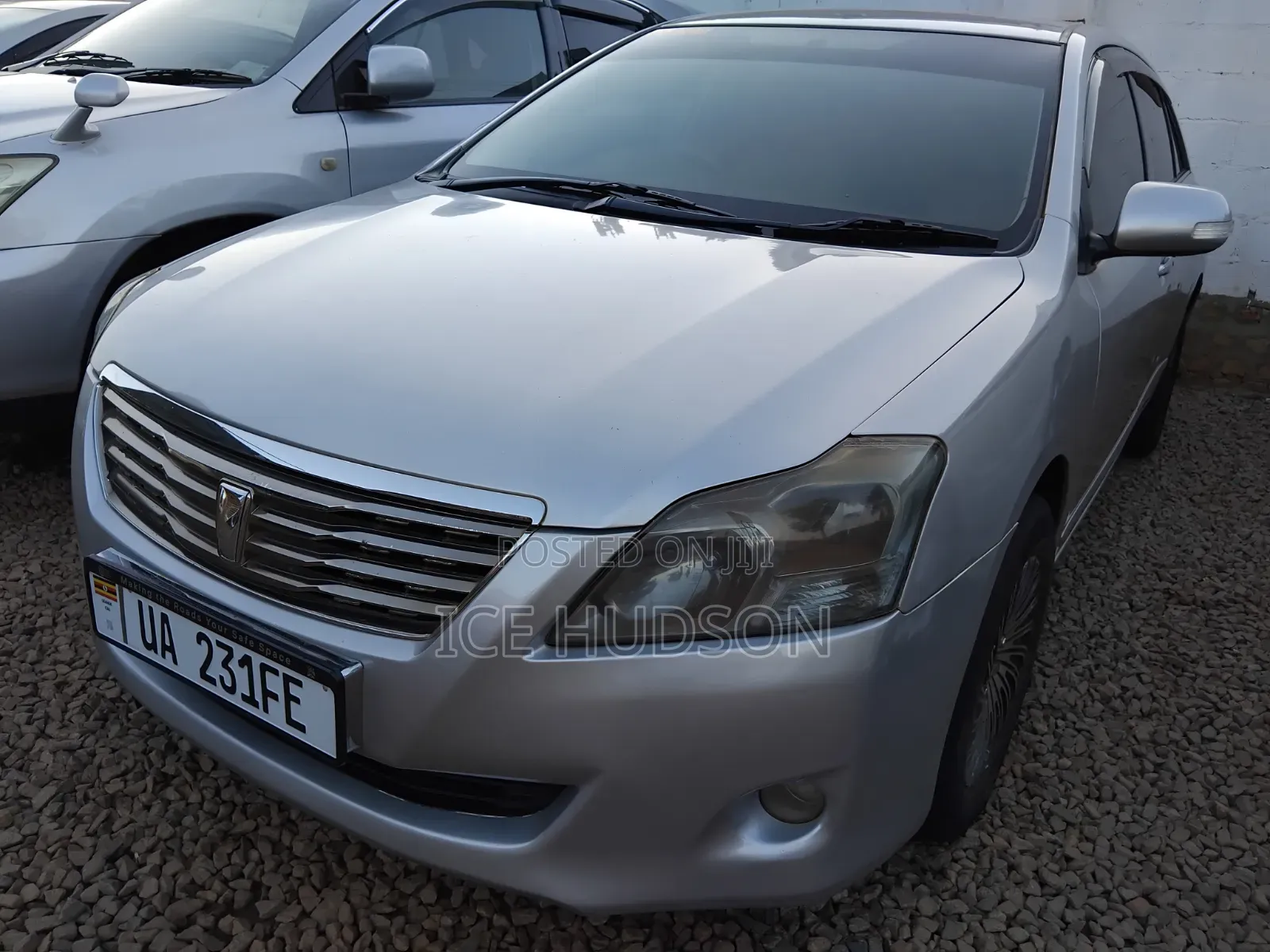Toyota Premio 2011 Silver