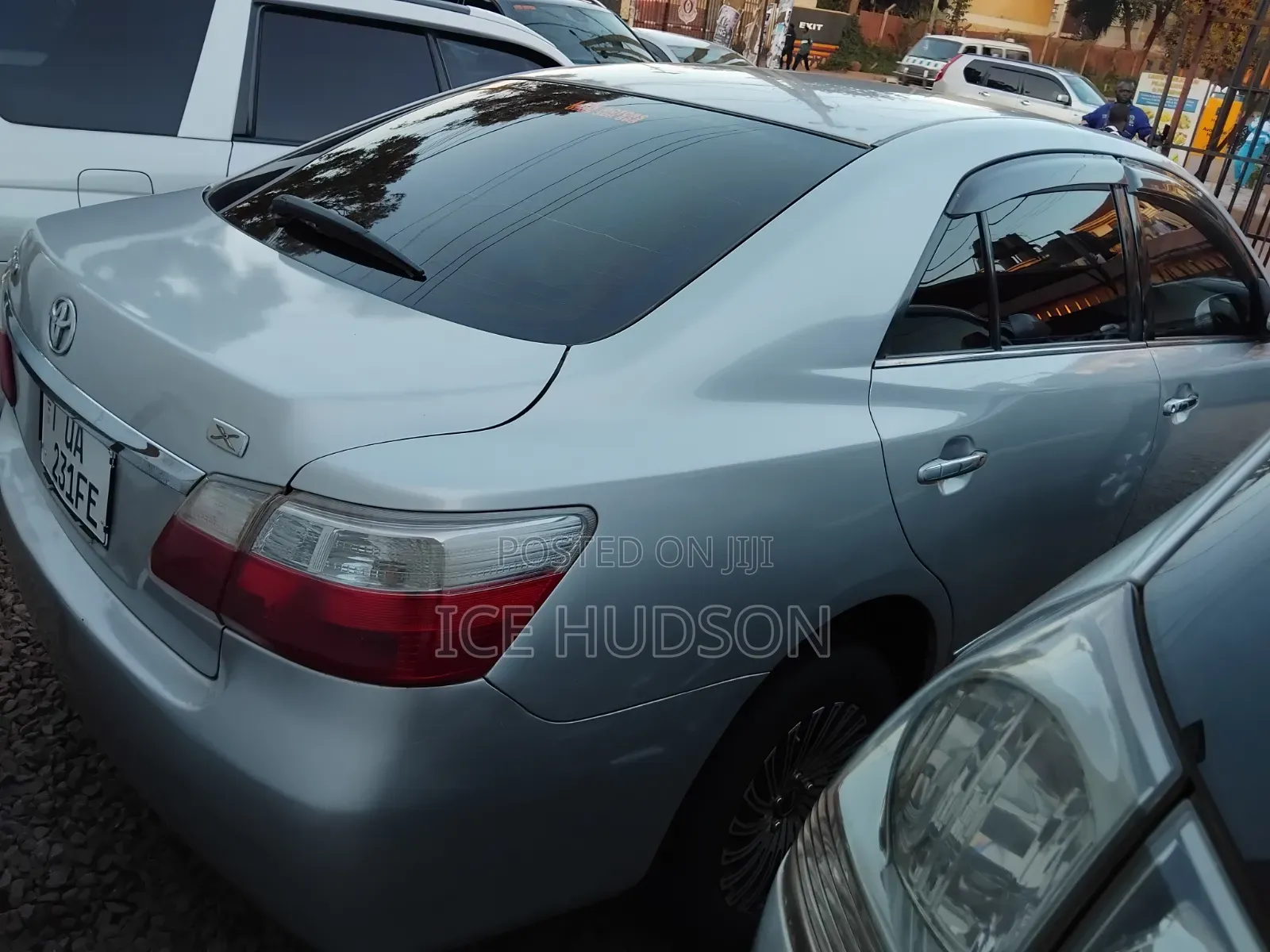 Toyota Premio 2011 Silver
