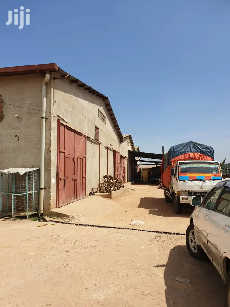 Warehouse In Kitetika For Rent