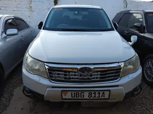 Subaru Forester 2010 Pearl