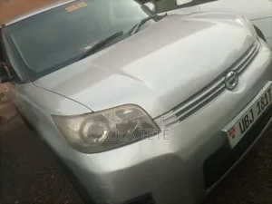Toyota Corolla Rumion 2009 White