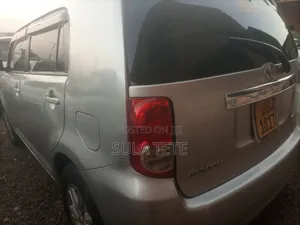 Toyota Corolla Rumion 2009 White