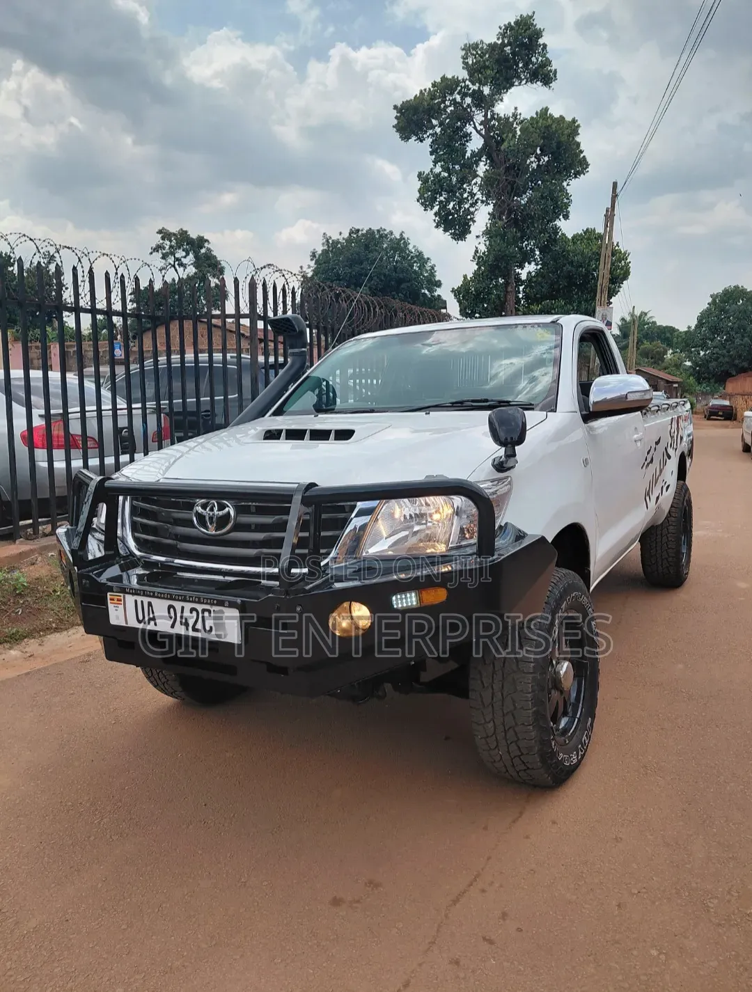 Toyota Hilux 2013 White