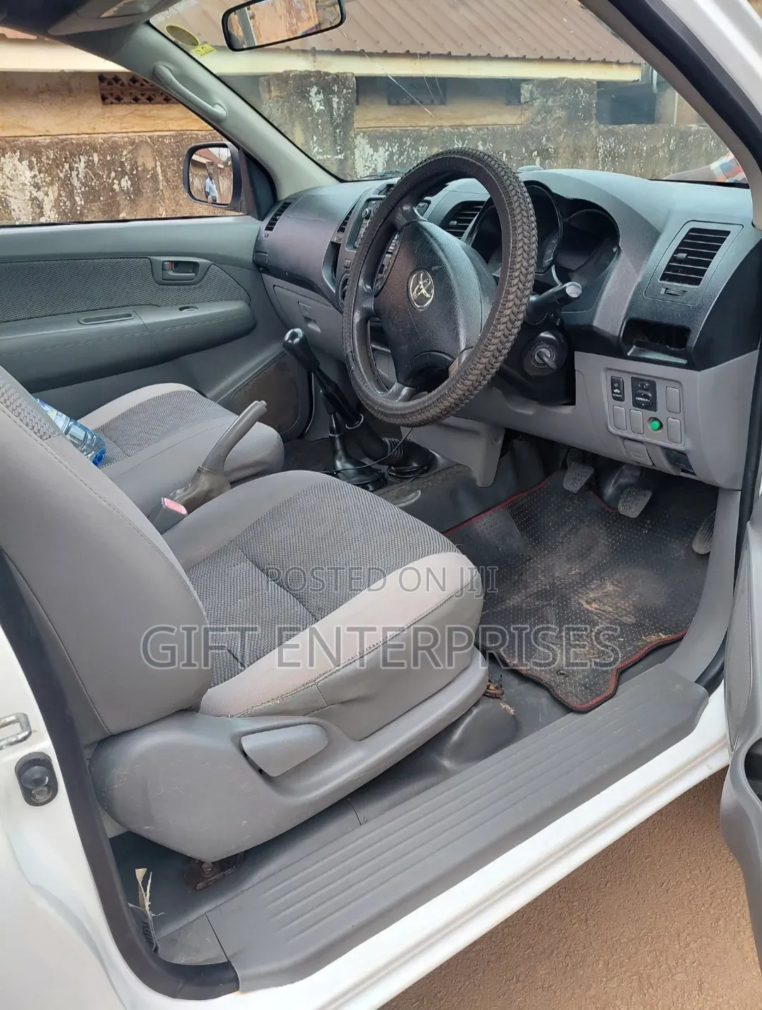 Toyota Hilux 2013 White