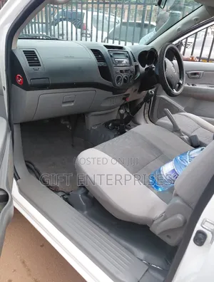 Toyota Hilux 2013 White