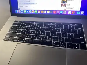 Laptop Apple MacBook Pro 2017 16GB Intel Core i7 SSD 1T